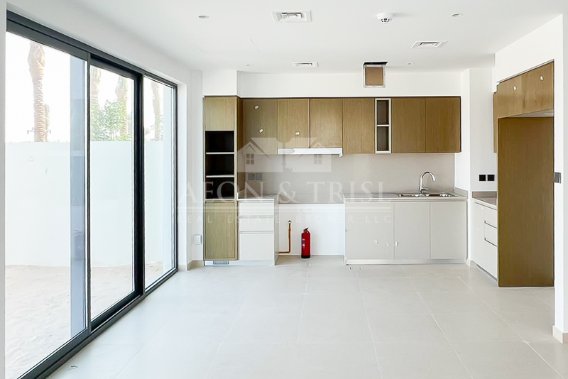 Brand New Townhouse | Modern Three Bedrooms